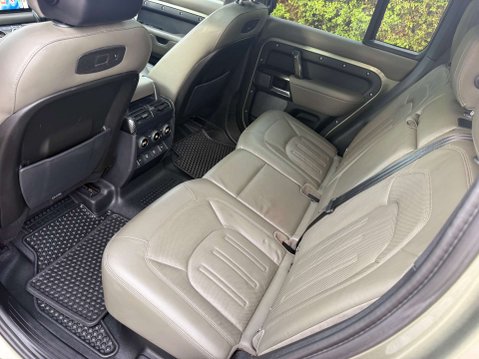 Land Rover Defender 3.0 Defender HSE D250 MHEV Auto 4WD 5dr 35