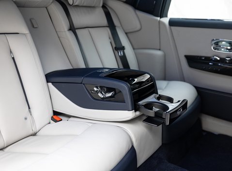 Rolls-Royce Phantom VIII EWB 37