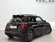 Mini Hatch 2.0S Sport Hatchback 3dr Petrol Steptronic Euro 6 (s/s) (204 ps) 5