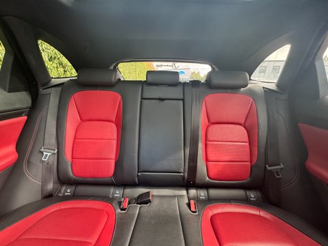 Jaguar F-Pace 2.0 D180 R-Sport SUV 5dr Diesel Auto AWD Euro 6 (s/s) (180 ps) 9
