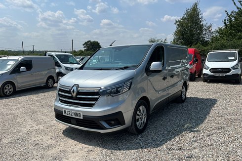 Renault Trafic Crew Cab SWB L1H1 Sport SL28 Air Con Alloys Sensors Tow Bar EURO 6 NO VAT
