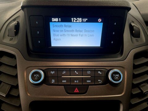 Ford Tourneo Connect 1.5 EcoBlue Zetec MPV 5dr Diesel Manual Euro 6 (s/s) (120 ps) 17