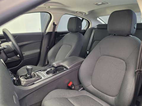 Jaguar XE 2.0 XE SE D 4dr 2