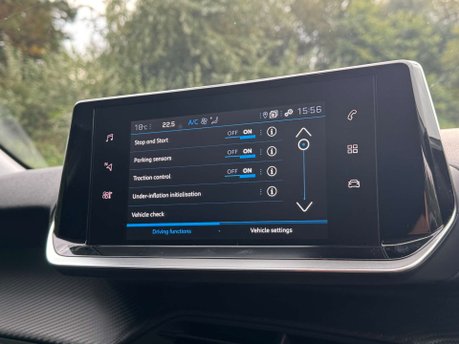Peugeot 208 1.2 208 Allure Premium + PureTech S/S Auto 5dr 31