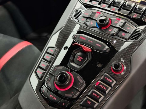 Lamborghini Aventador 6.5 V12 LP 750-4 Superveloce Coupe 2dr Petrol ISR 4WD Euro 6 (750 bhp) 38