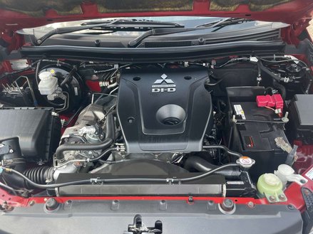 Mitsubishi L200 2.4 L200 Barbarian DI-D Auto 4WD