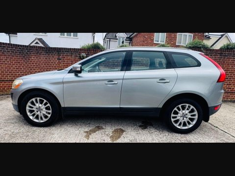 Volvo XC60 2.4 D5 SE Lux Premium SUV 5dr Diesel Geartronic AWD Euro 4 (205 ps) 6