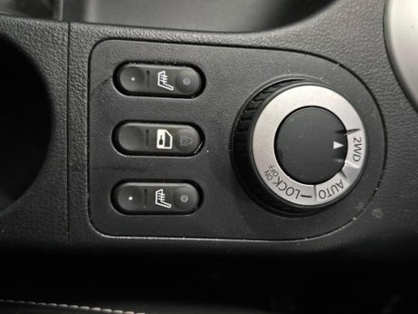 Nissan Qashqai 2.0 dCi Tekna Auto 4WD Euro 5 5dr (AVM) 22