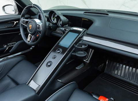 Porsche 918 Spyder 30