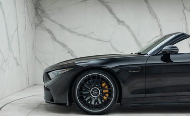 Mercedes-Benz SL Class SL63 AMG PERFORMANCE 38