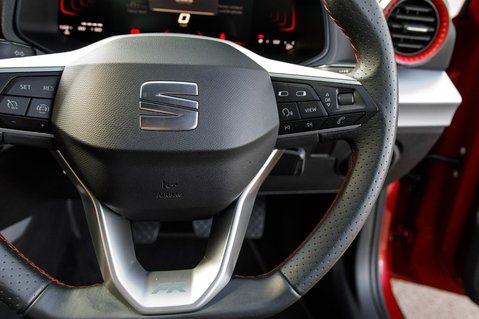 SEAT Arona ECOTSI FR 19