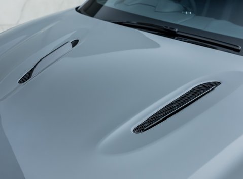 Aston Martin DBX 707 31