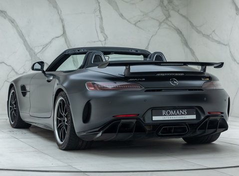 Mercedes-Benz AMG GT R Roadster 16