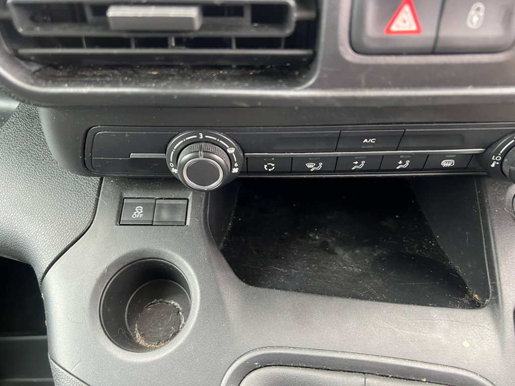 2020 Vauxhall ComboLWB L2H1 Low Roof Sportive 2300 Air Con Sensors Tow Bar Euro 6 NO VAT — thumbnail 39 of 51
