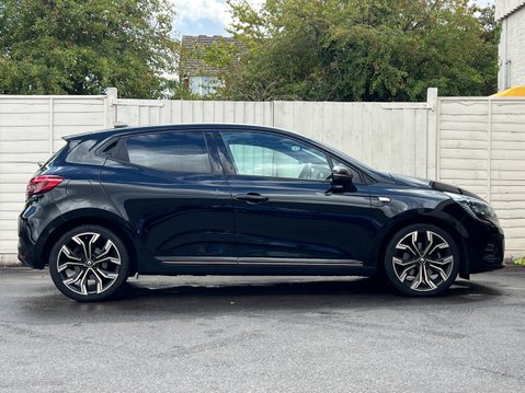 Renault Clio 1.6 E-TECH Lutecia Hatchback 5dr Petrol Hybrid Auto Euro 6 (s/s) (140 ps) 6