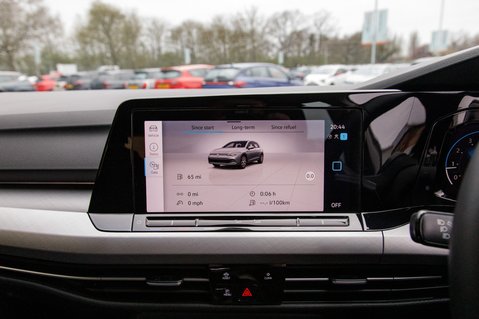 Volkswagen Golf LIFE TSI 32