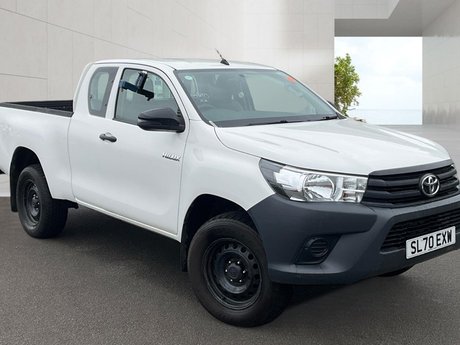 Toyota Hilux Active | 2.4 LT | Extended Cab | Tow Bar | Air Con | EURO 6