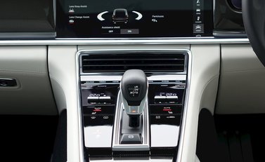 Porsche Panamera Turbo 30