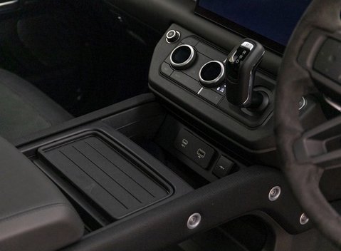 Land Rover Defender 90 V8 Carpathian Edition 16