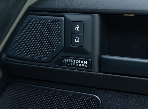 Land Rover Defender 110 OCTA EDITION ONE 35