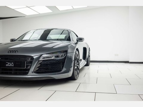 Audi R8 5.2 R8 Quattro V10 Semi-Auto 4WD 2dr 51