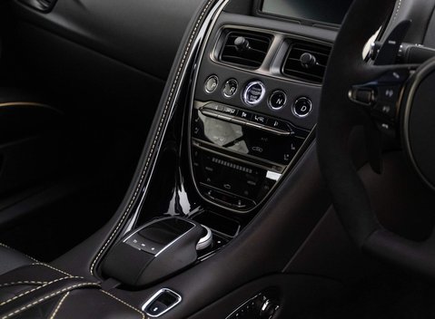 Aston Martin DBS Superleggera 16