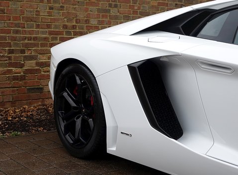 Lamborghini Aventador LP 700-4 2