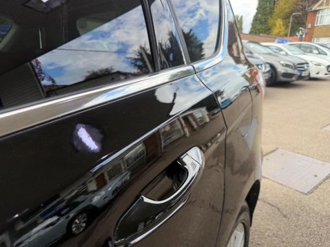 Ford S-Max 2.0 TDCi Titanium Euro 6 (s/s) 5dr 37
