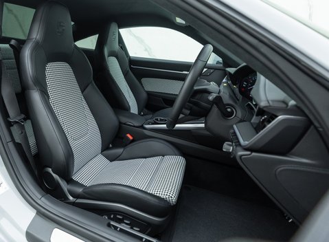 Porsche 911 SPORT CLASSIC (992) 14