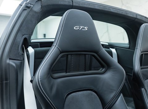 Porsche 911 Targa 4 GTS (991.2) 21