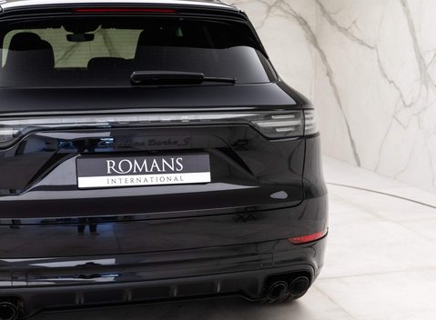 Porsche Cayenne TURBO S 26