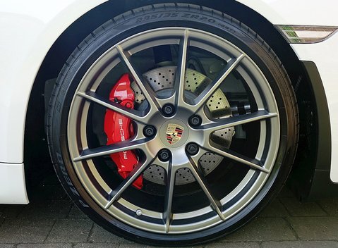 Porsche Boxster Spyder 18