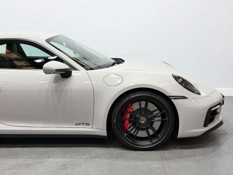 Porsche 911 3.0T 992 Carrera 4 GTS Coupe 2dr Petrol PDK 4WD Euro 6 (s/s) (480 ps) 17