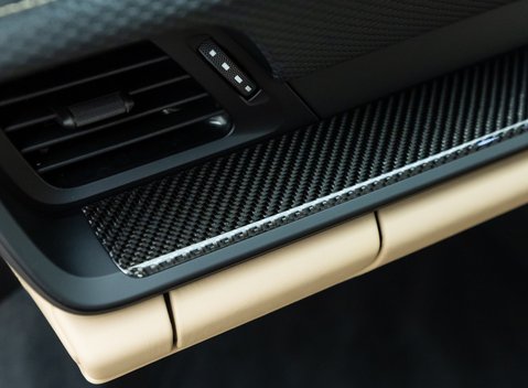 Porsche 911 GT3 TOURING (992) 26