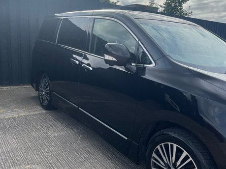 Nissan Elgrand 3.5 v6 petrol automatic