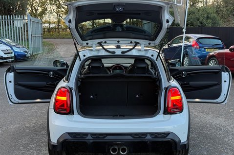 Mini Hatch JOHN COOPER WORKS - NANUQ WHITE - MINI SERVICE HISTORY 20