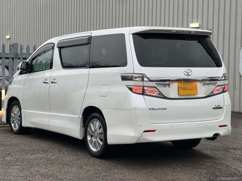 Toyota Vellfire GOLDEN EYES II V6 7