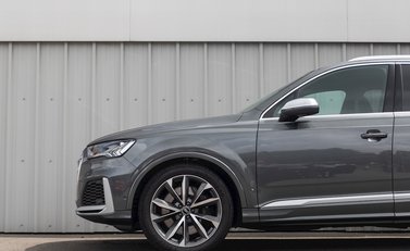 Audi SQ7 30