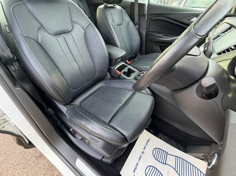 Vauxhall Grandland X 1.2 Turbo Elite Nav Premium Euro 6 (s/s) 5dr 17