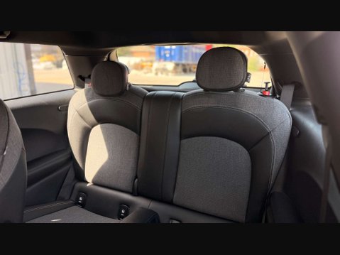 Mini Hatch 1.5 Cooper D 3dr 23