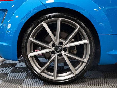 Audi TT 2.0 TT Black Edition 40 TFSI Semi-Auto 3dr 19