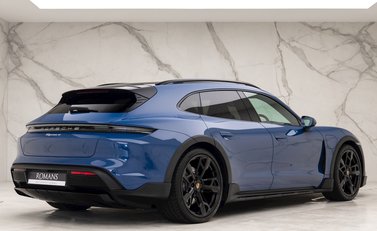 Porsche Taycan 4 Cross Turismo 7