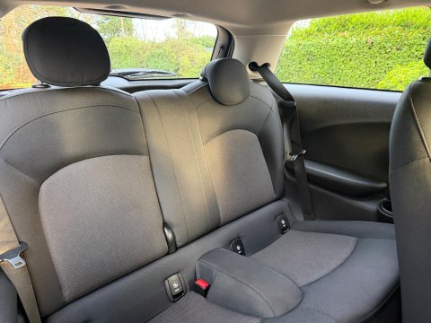 Mini Hatch 1.5 Cooper Auto Euro 6 (s/s) 3dr 19