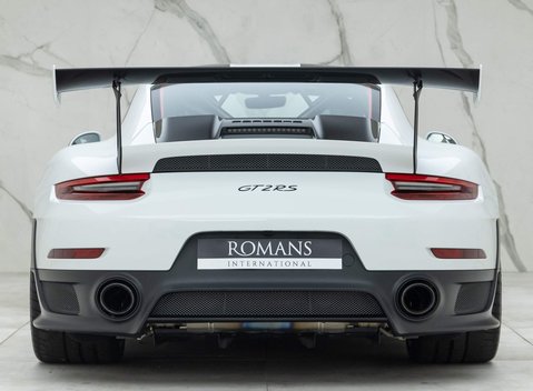 Porsche 911 GT2 RS (991) 27