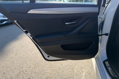BMW 5 Series 520D M SPORT TOURING 21