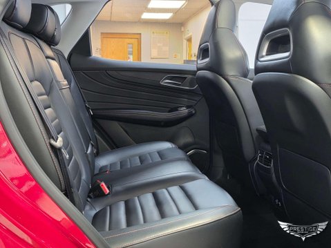 MG HS 1.5 T-GDI 16.6kWh Exclusive Auto Euro 6 (s/s) 5dr 61