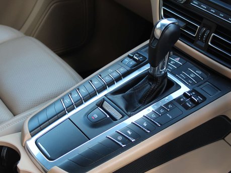 Porsche Macan 2.0T SUV 5dr Petrol PDK 4WD Euro 6 (s/s) (265 ps) 