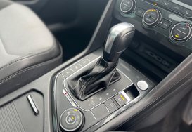 Volkswagen Tiguan R-LINE TECH 2.0 TDI 4MOTION DSG AUTO 18