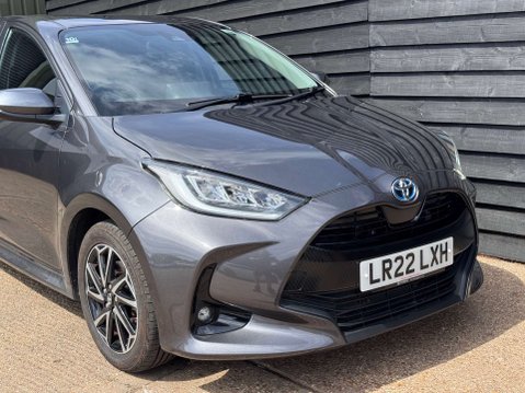 Toyota Yaris 1.5 Yaris Design HEV CVT 5dr 28