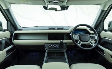 Land Rover Defender 110 XS Edition P400 18